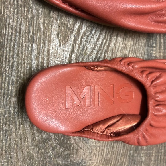 Mango 38 (7.5-8) NEW Red Mules with Square Toe and Ruched detail - Picture 9 of 14